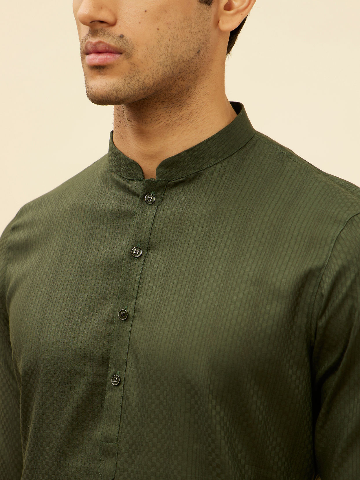 alt message - Manyavar Men Dark Green Self Patterned Kurta Set image number 1